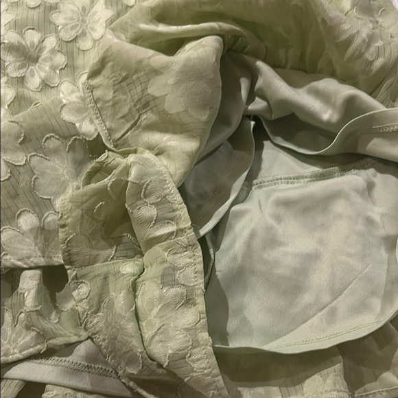 Green Halter Dress with Floral Pattern - Picture 6 of 11